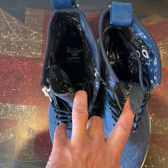 NEW WITH TAGS - Dr Martens Whiton Canvas Indigo 8-hole boots - amazing boots - Picture 8 of 14